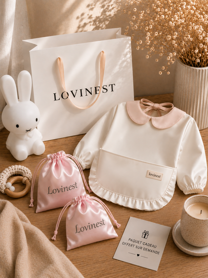 Bavoir tablier imperméable à manches longues blanc et col Claudine rose-lovinest