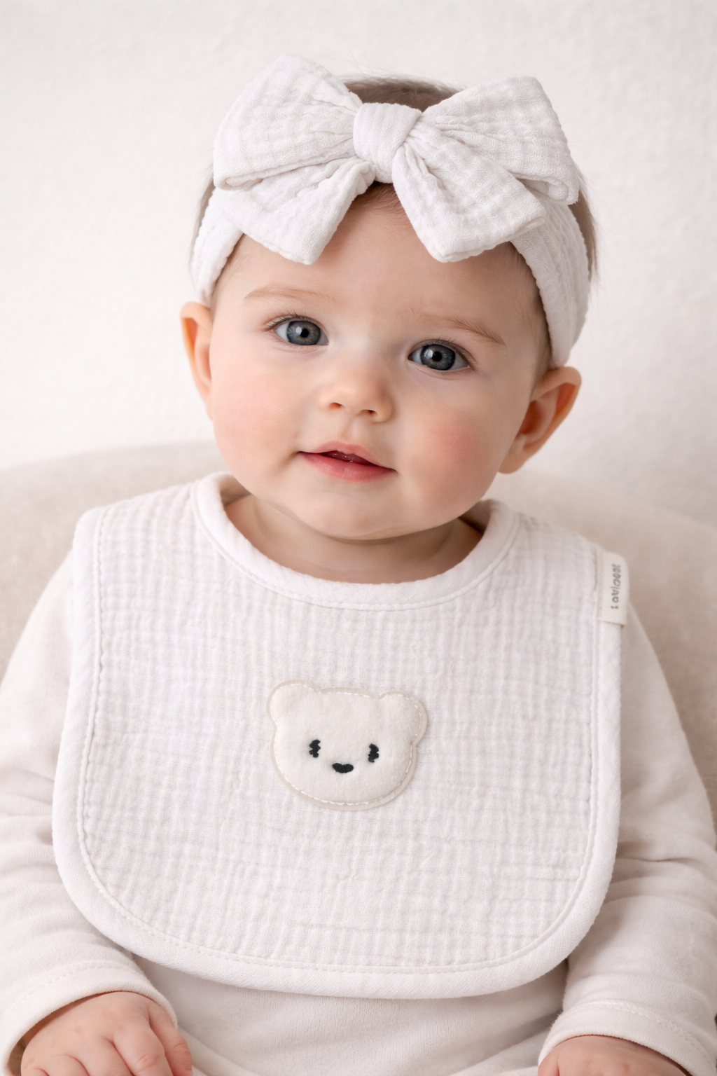 Bavoir bébé blanc gaze de coton ourson & bandeau assorti -Lovinest